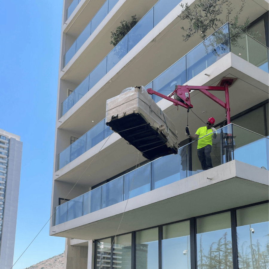 🛠️ ¿Cómo subir muebles grandes a pisos altos? | Solución profesional sin estrés